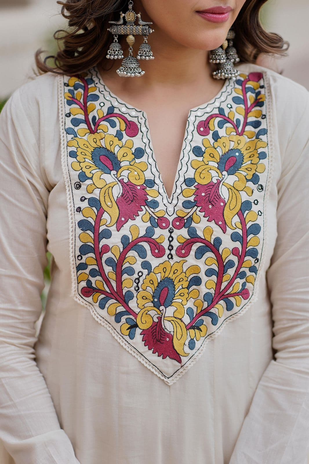 Off-white Kalamkari Anarkali Suit thumbnail 2