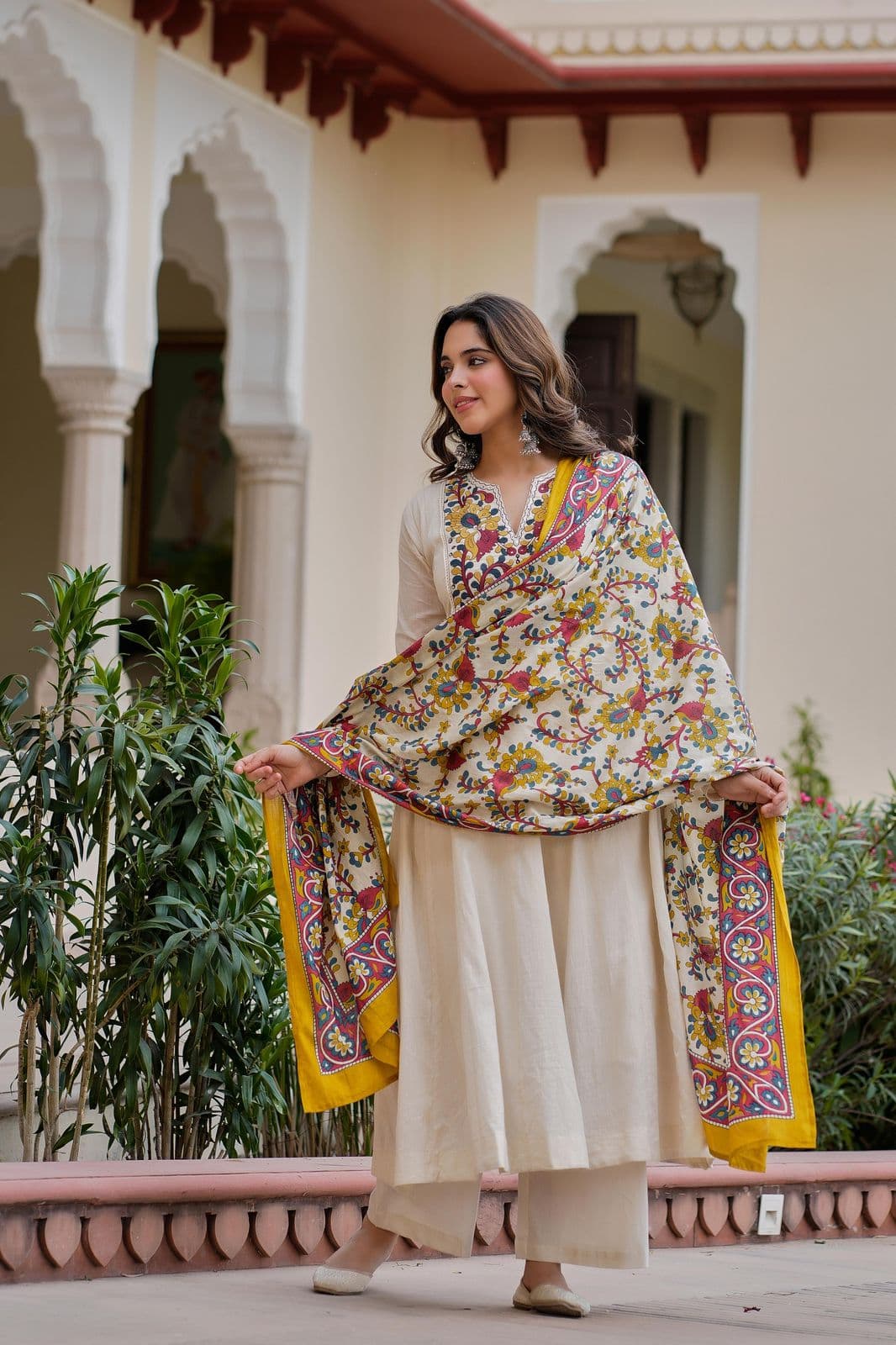 Off-white Kalamkari Anarkali Suit thumbnail 4