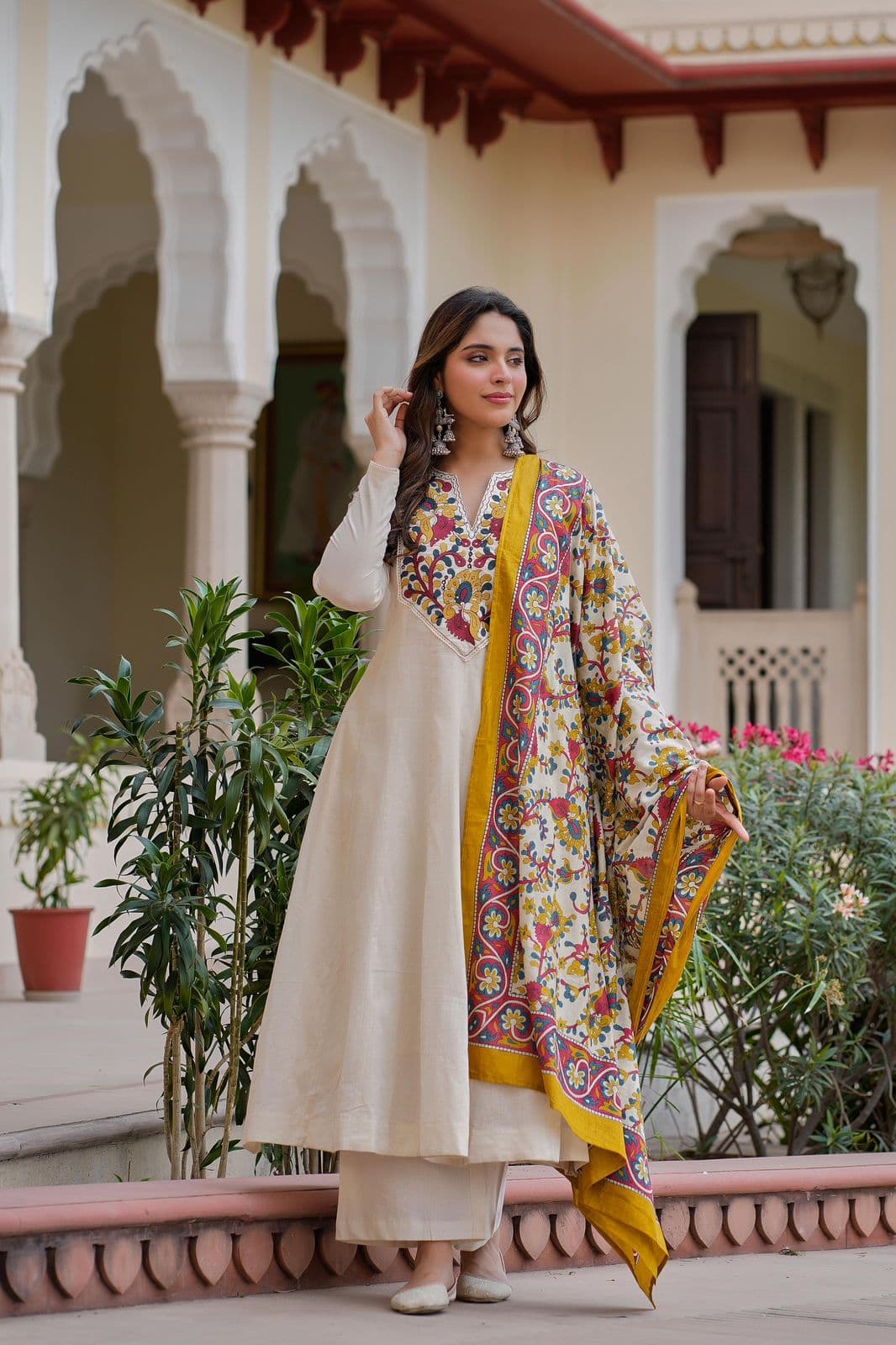 Off-white Kalamkari Anarkali Suit thumbnail 5